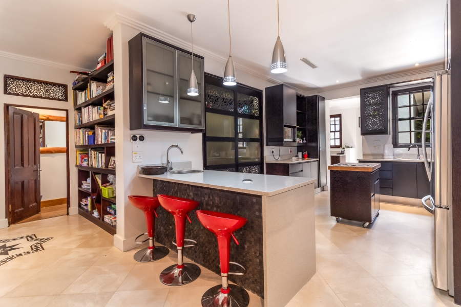 5 Bedroom Property for Sale in Hoog En Droog Western Cape